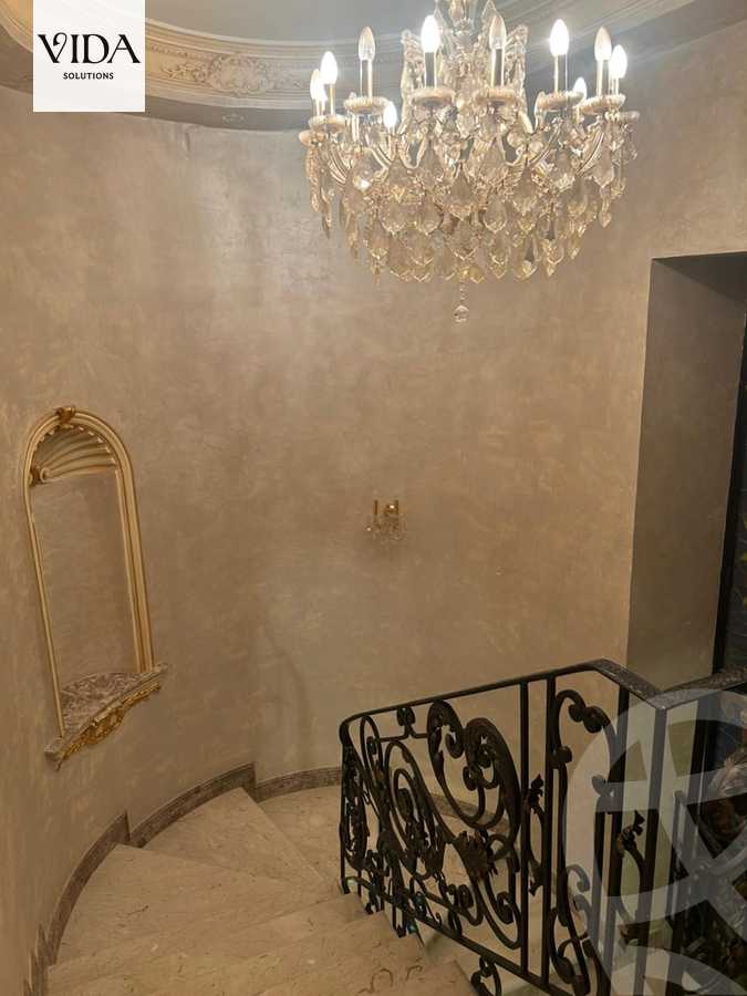 https://aqarmap.com.eg/en/listing/5424511-for-sale-cairo-el-sheikh-zayed-city-compounds-royal-city