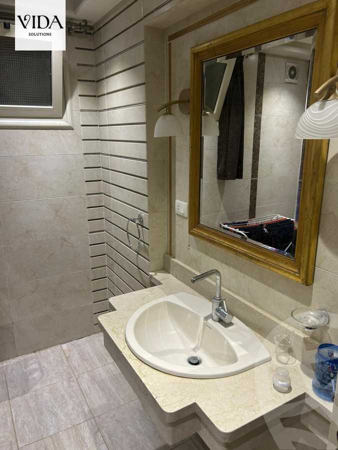 https://aqarmap.com.eg/en/listing/5424511-for-sale-cairo-el-sheikh-zayed-city-compounds-royal-city