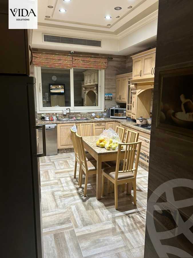 https://aqarmap.com.eg/en/listing/5424511-for-sale-cairo-el-sheikh-zayed-city-compounds-royal-city