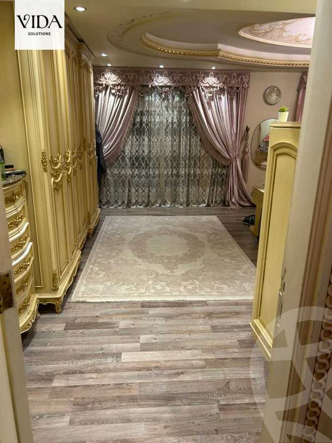 https://aqarmap.com.eg/en/listing/5424511-for-sale-cairo-el-sheikh-zayed-city-compounds-royal-city