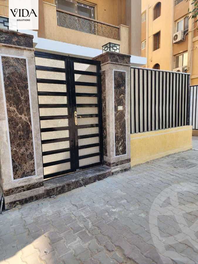 https://aqarmap.com.eg/en/listing/5435321-for-sale-cairo-el-sheikh-zayed-city-compounds-el-khamayel