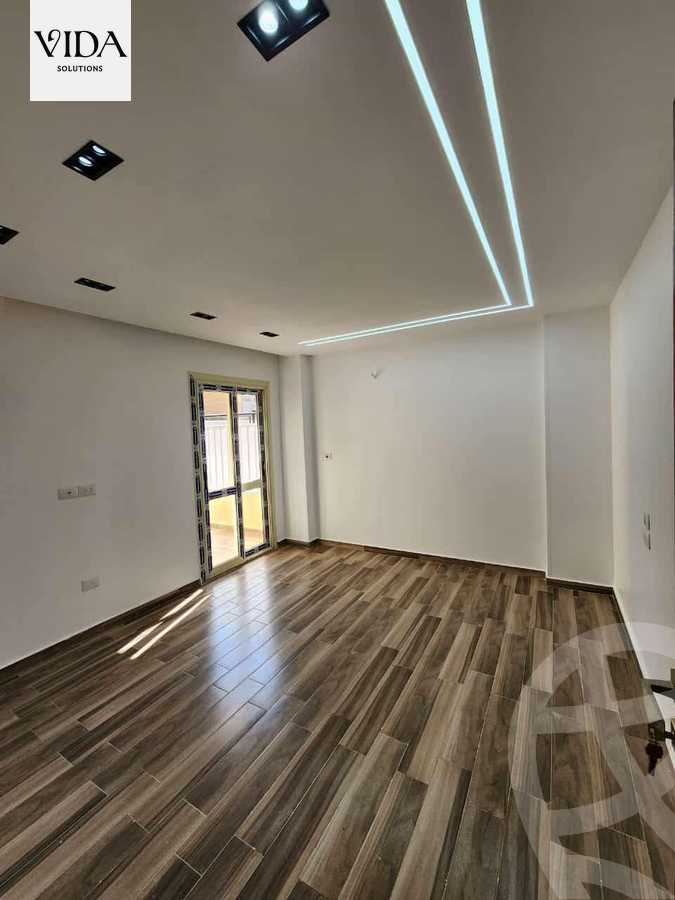 https://aqarmap.com.eg/en/listing/5435321-for-sale-cairo-el-sheikh-zayed-city-compounds-el-khamayel
