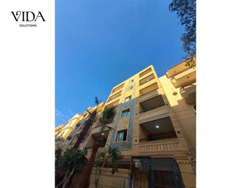 https://aqarmap.com.eg/ar/listing/5647996-for-sale-cairo-6th-of-october-el-ahyaa-neighborhood-2nd-divided-from-al-kafrawei-st