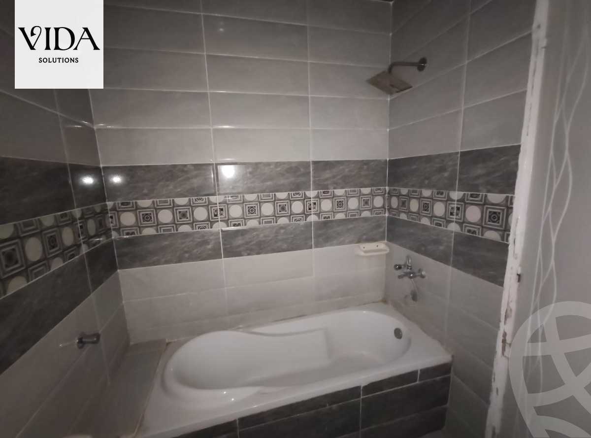 https://aqarmap.com.eg/en/listing/5785249-for-sale-cairo-el-sheikh-zayed-city-compounds-el-khamayel
