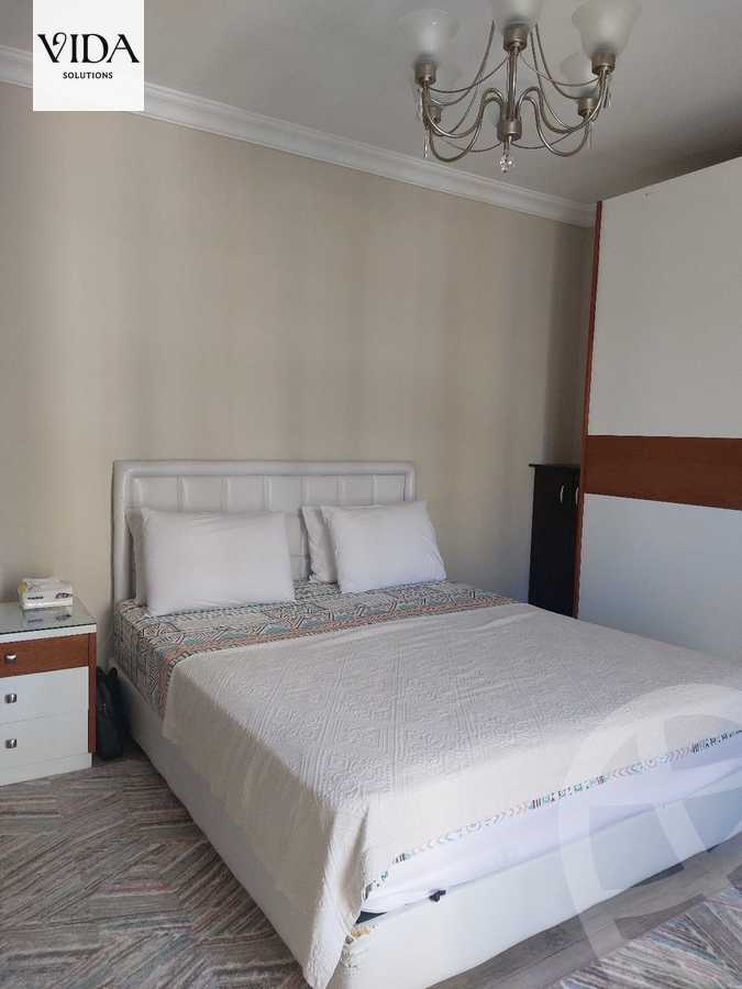 https://aqarmap.com.eg/en/listing/5807969-for-sale-cairo-el-sheikh-zayed-city-compounds-el-khamayel