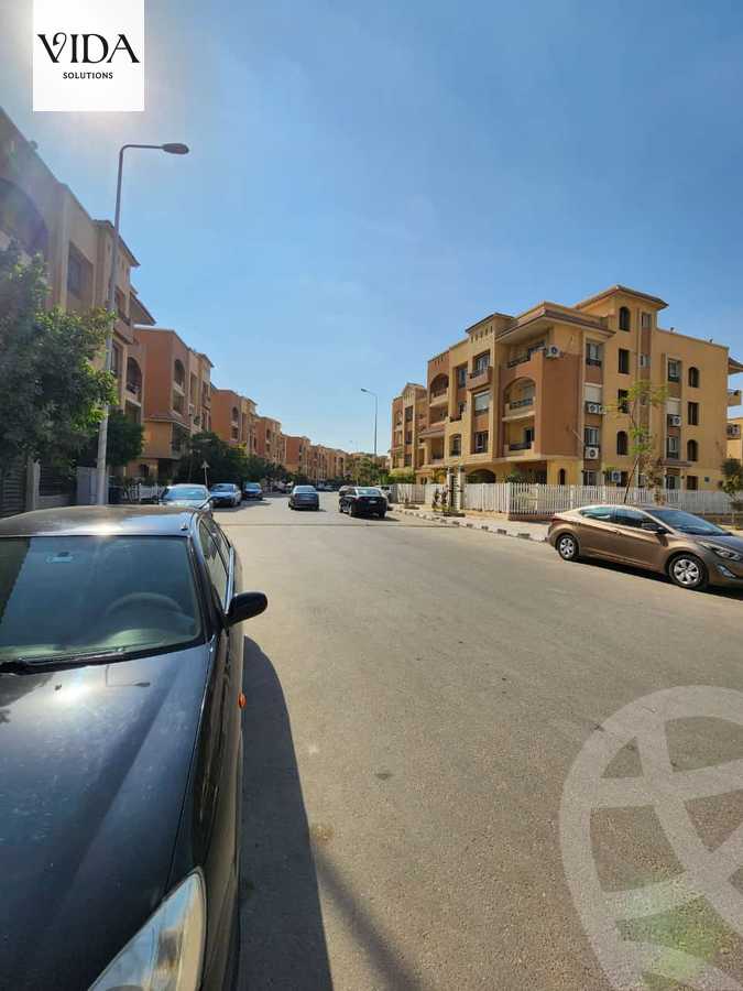 https://aqarmap.com.eg/ar/listing/5846834-for-sale-cairo-el-sheikh-zayed-city-compounds-el-khamayel