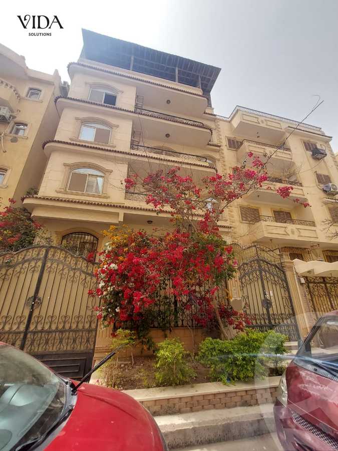 https://aqarmap.com.eg/ar/listing/5960113-for-sale-cairo-6th-of-october-el-ahyaa-neighborhood-2nd-divided-from-al-kafrawei-st