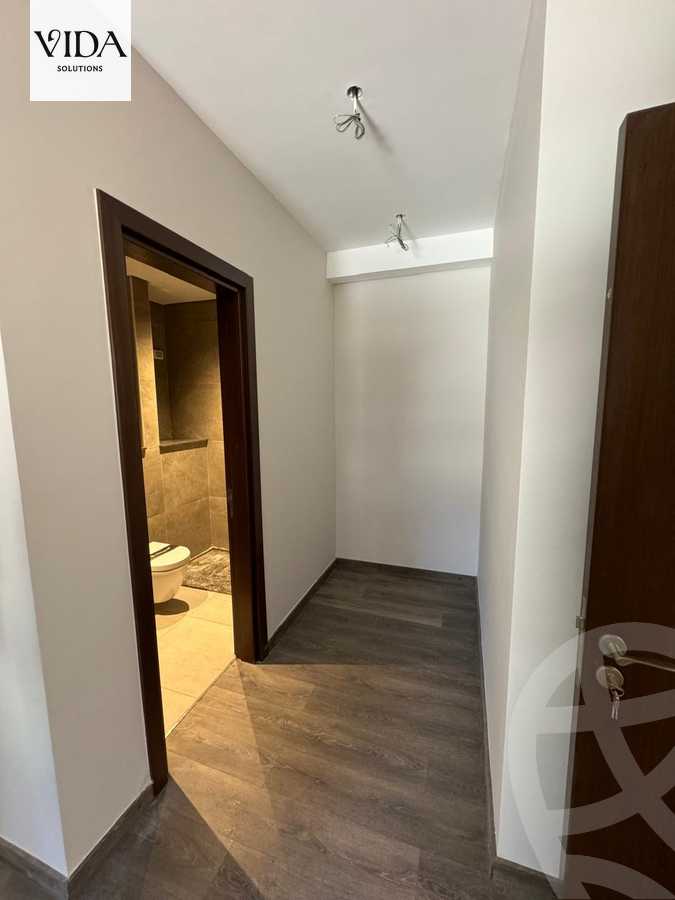 https://aqarmap.com.eg/ar/listing/5963529-for-sale-cairo-el-sheikh-zayed-city-compounds-zyd-wr-llttwyr-z-tower