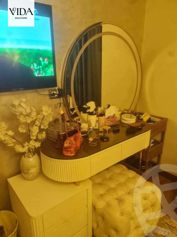 https://aqarmap.com.eg/en/listing/5963901-for-sale-cairo-new-cairo-compounds-mountain-view-hyde-park