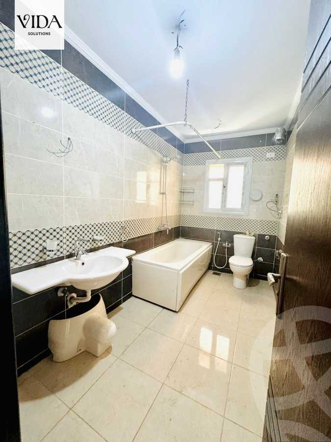 https://aqarmap.com.eg/en/listing/6062842-for-sale-cairo-el-sheikh-zayed-city-compounds-el-khamayel