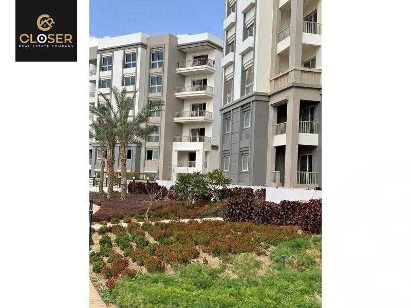 https://aqarmap.com.eg/ar/listing/4937328-for-sale-cairo-new-cairo-compounds-hyde-park