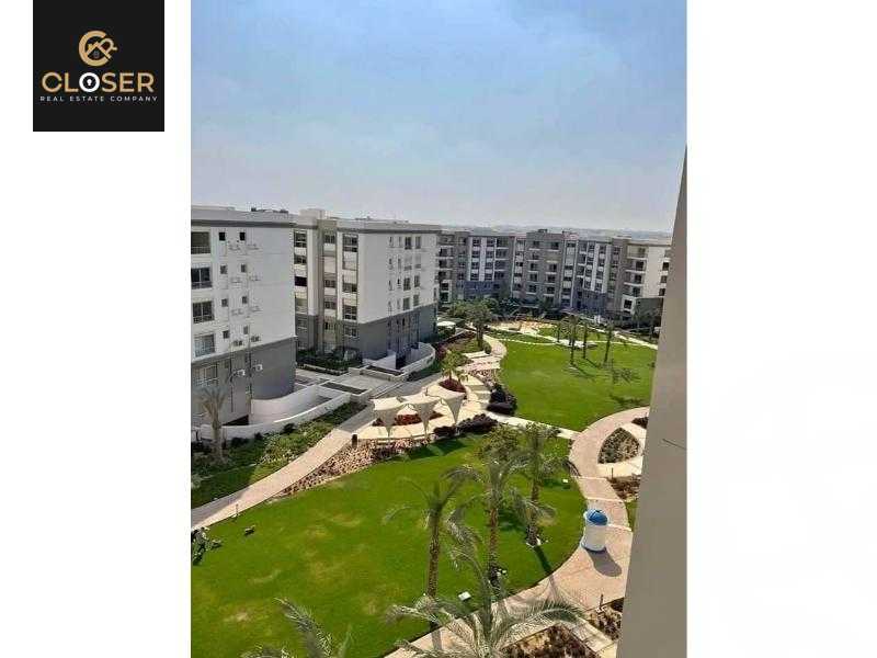 https://aqarmap.com.eg/ar/listing/4937328-for-sale-cairo-new-cairo-compounds-hyde-park