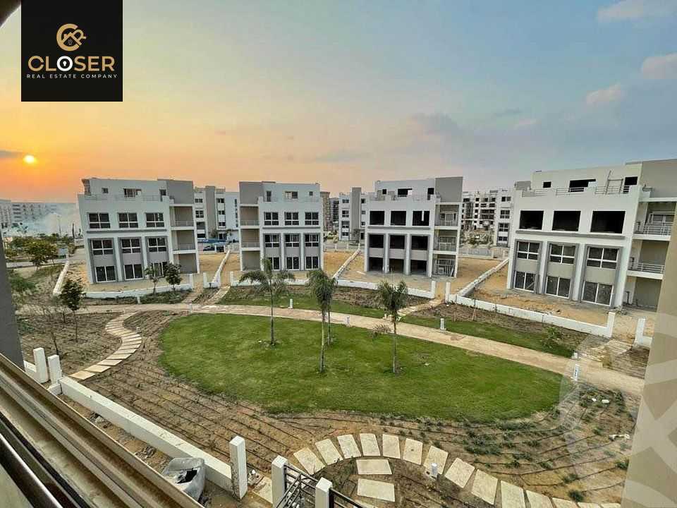https://aqarmap.com.eg/en/listing/5909677-for-sale-cairo-new-cairo-compounds-hyde-park-central-compound