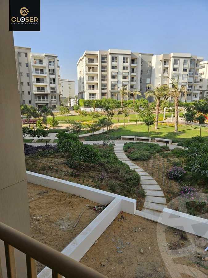 https://aqarmap.com.eg/en/listing/5910725-for-sale-cairo-new-cairo-compounds-hyde-park-central-compound