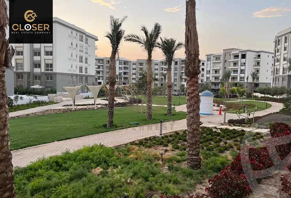 https://aqarmap.com.eg/en/listing/5910725-for-sale-cairo-new-cairo-compounds-hyde-park-central-compound