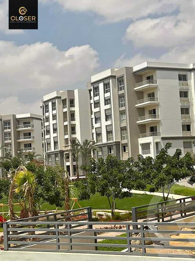 https://aqarmap.com.eg/en/listing/5925490-for-sale-cairo-new-cairo-compounds-hyde-park