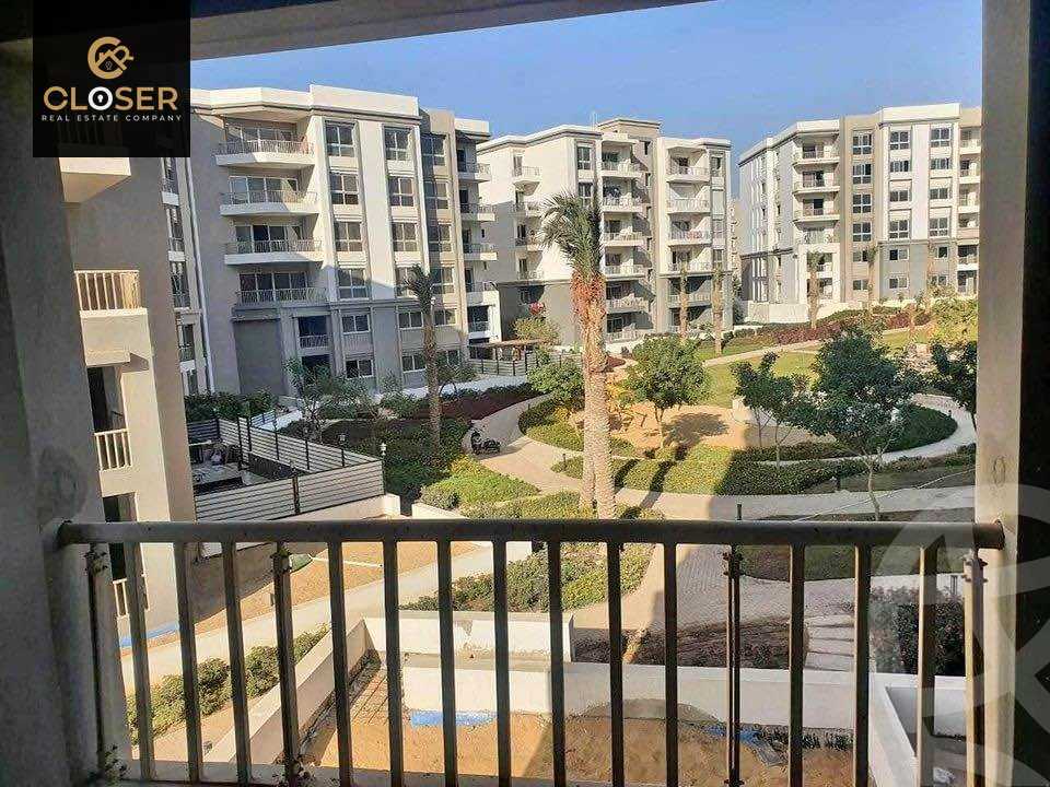 https://aqarmap.com.eg/en/listing/5925490-for-sale-cairo-new-cairo-compounds-hyde-park