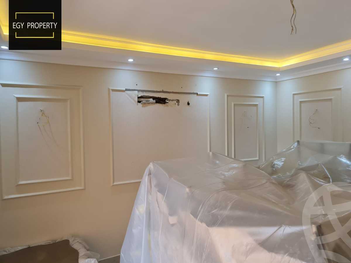 https://aqarmap.com.eg/en/listing/5279884-for-sale-cairo-el-sheikh-zayed-city-compounds-el-khamayel