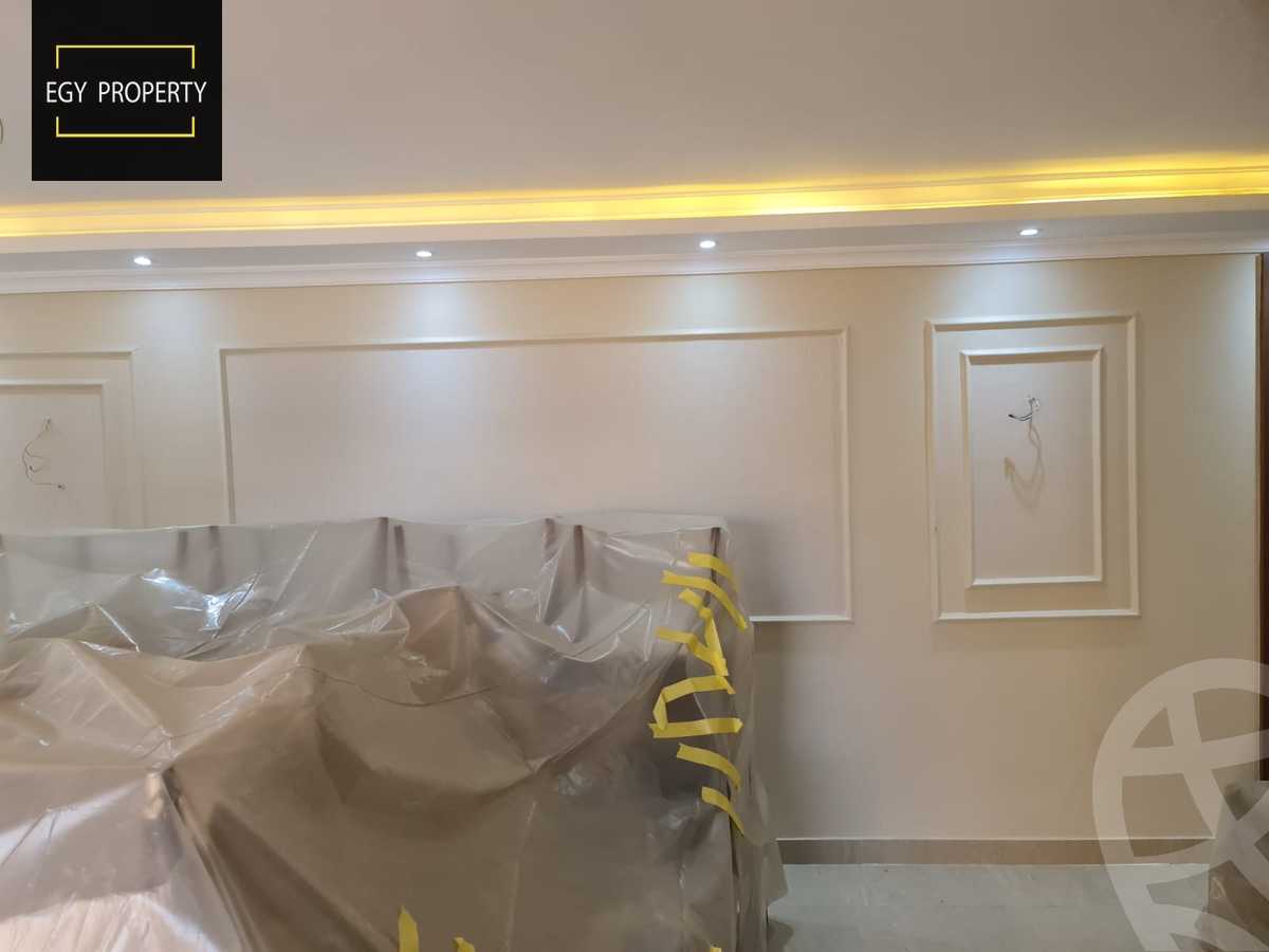 https://aqarmap.com.eg/en/listing/5279884-for-sale-cairo-el-sheikh-zayed-city-compounds-el-khamayel