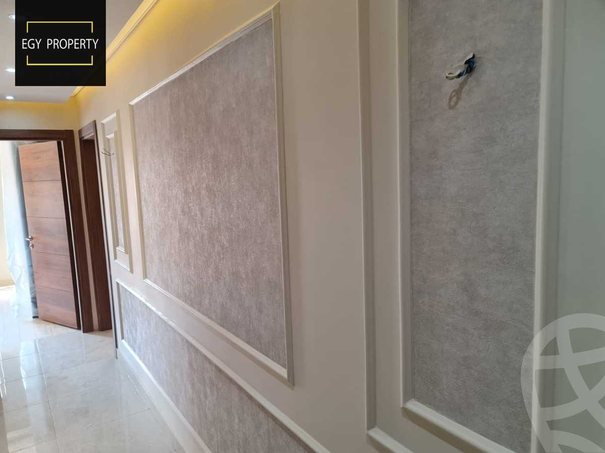 https://aqarmap.com.eg/en/listing/5279884-for-sale-cairo-el-sheikh-zayed-city-compounds-el-khamayel