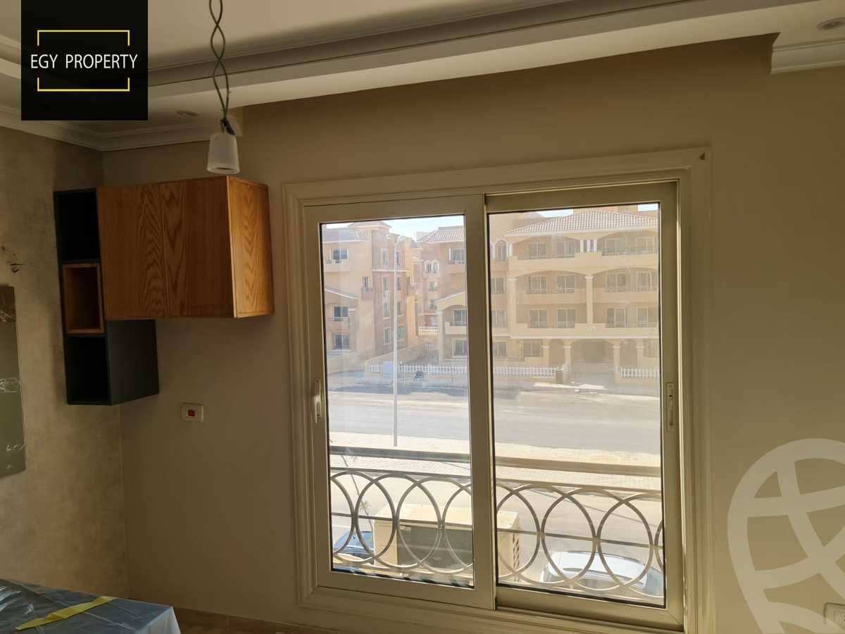 https://aqarmap.com.eg/en/listing/5279884-for-sale-cairo-el-sheikh-zayed-city-compounds-el-khamayel