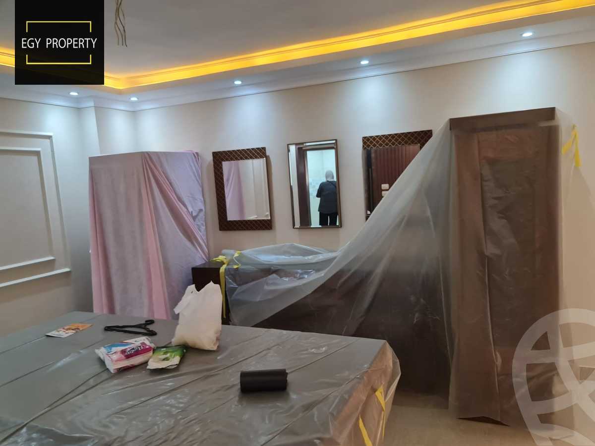 https://aqarmap.com.eg/en/listing/5279884-for-sale-cairo-el-sheikh-zayed-city-compounds-el-khamayel