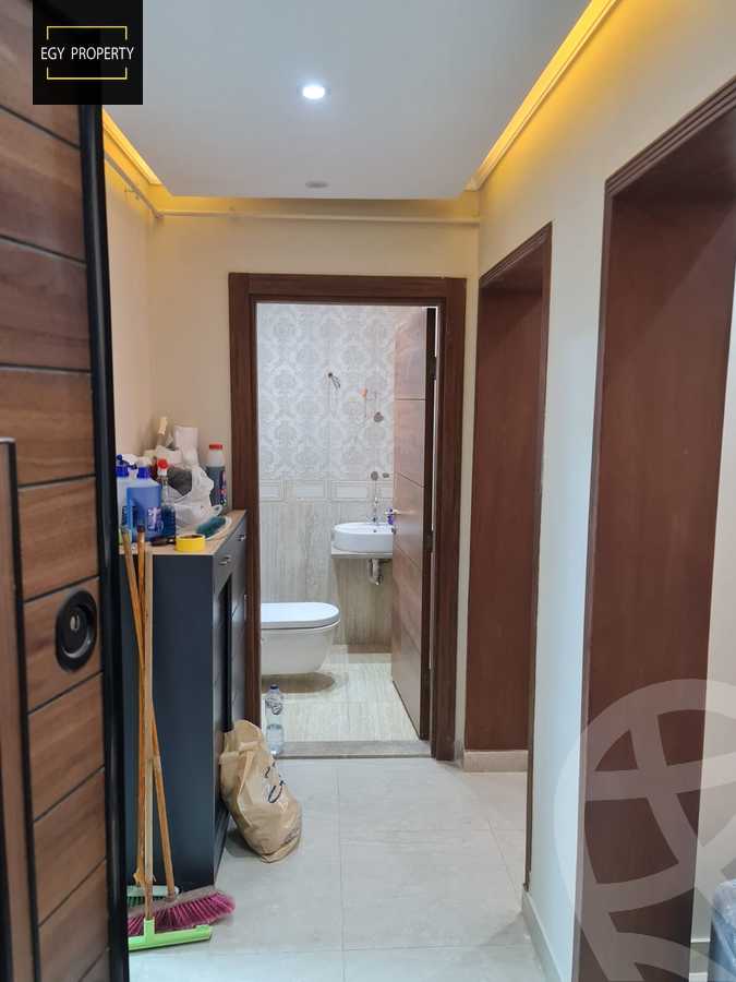 https://aqarmap.com.eg/en/listing/5279884-for-sale-cairo-el-sheikh-zayed-city-compounds-el-khamayel
