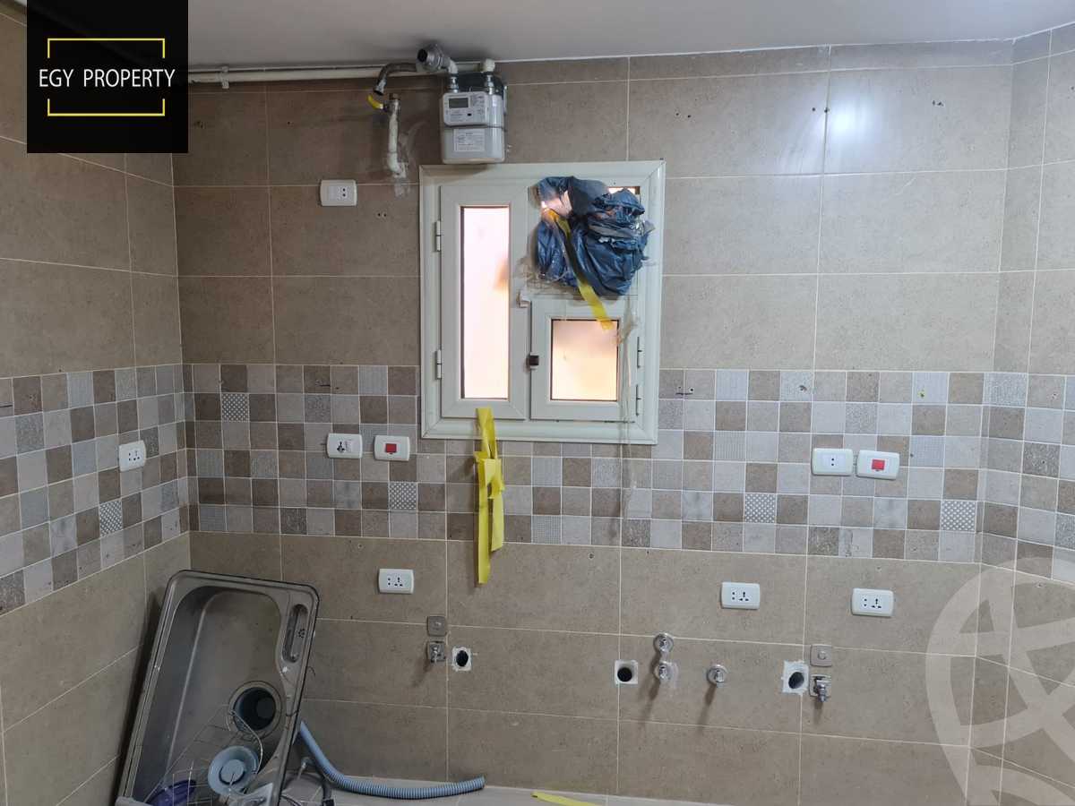 https://aqarmap.com.eg/en/listing/5279884-for-sale-cairo-el-sheikh-zayed-city-compounds-el-khamayel