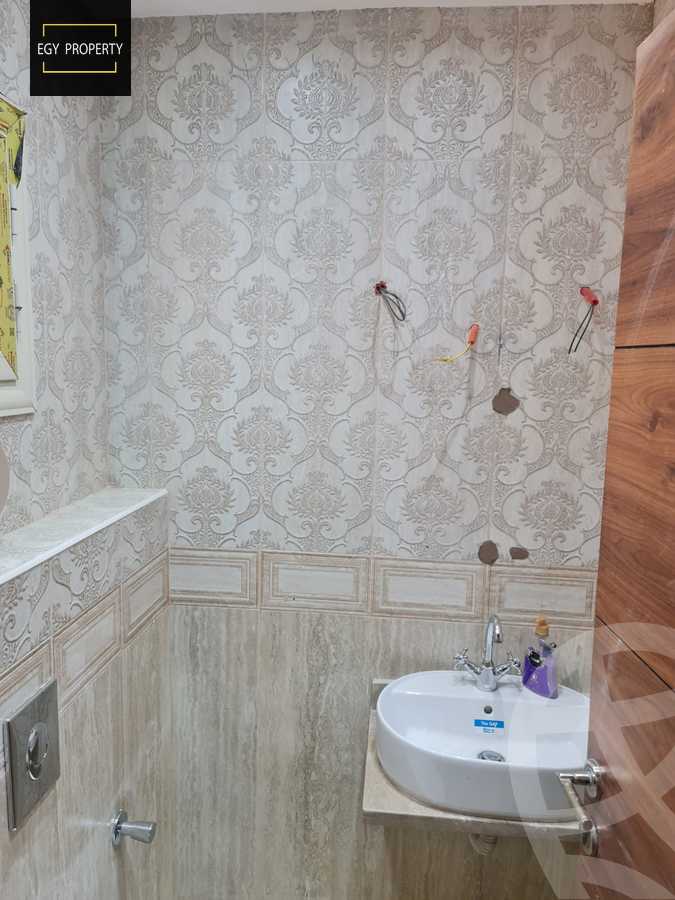 https://aqarmap.com.eg/en/listing/5279884-for-sale-cairo-el-sheikh-zayed-city-compounds-el-khamayel