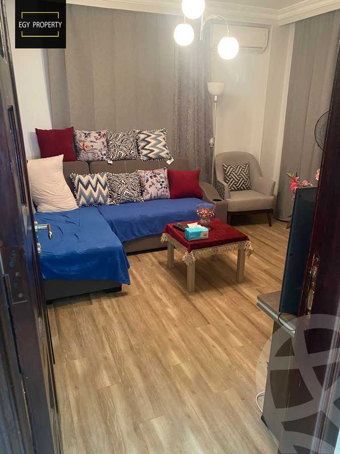https://aqarmap.com.eg/en/listing/5312889-for-sale-cairo-el-sheikh-zayed-city-compounds-el-khamayel