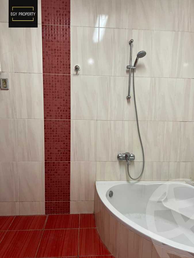 https://aqarmap.com.eg/ar/listing/5336203-for-rent-cairo-el-sheikh-zayed-city-compounds-el-khamayel