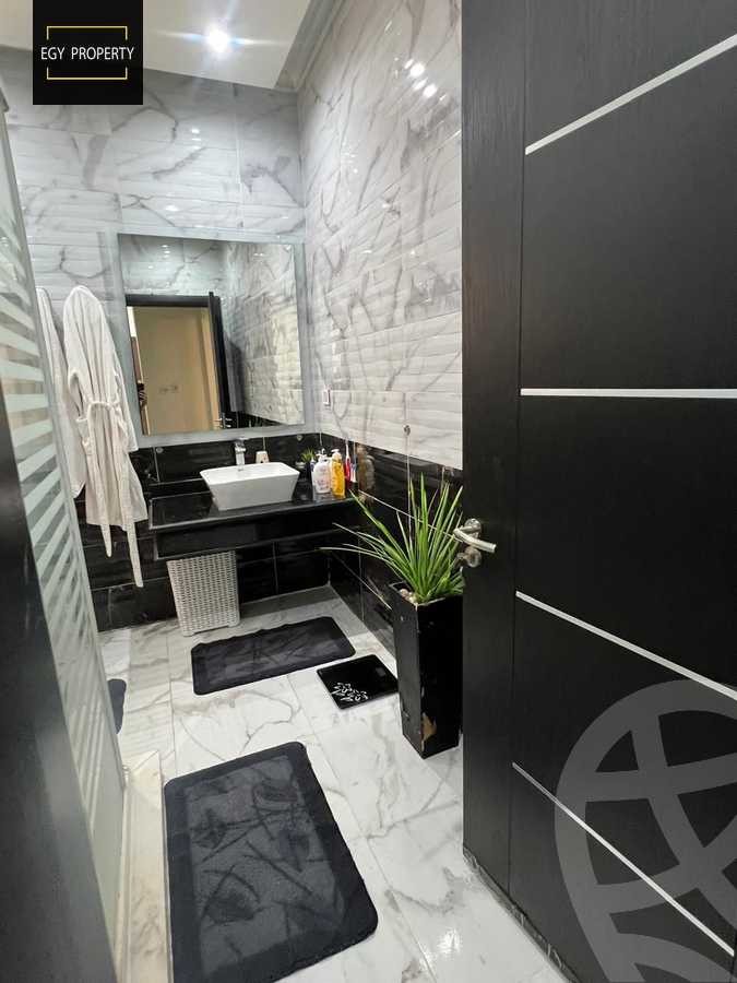 https://aqarmap.com.eg/en/listing/5471020-for-sale-cairo-el-sheikh-zayed-city-compounds-el-khamayel