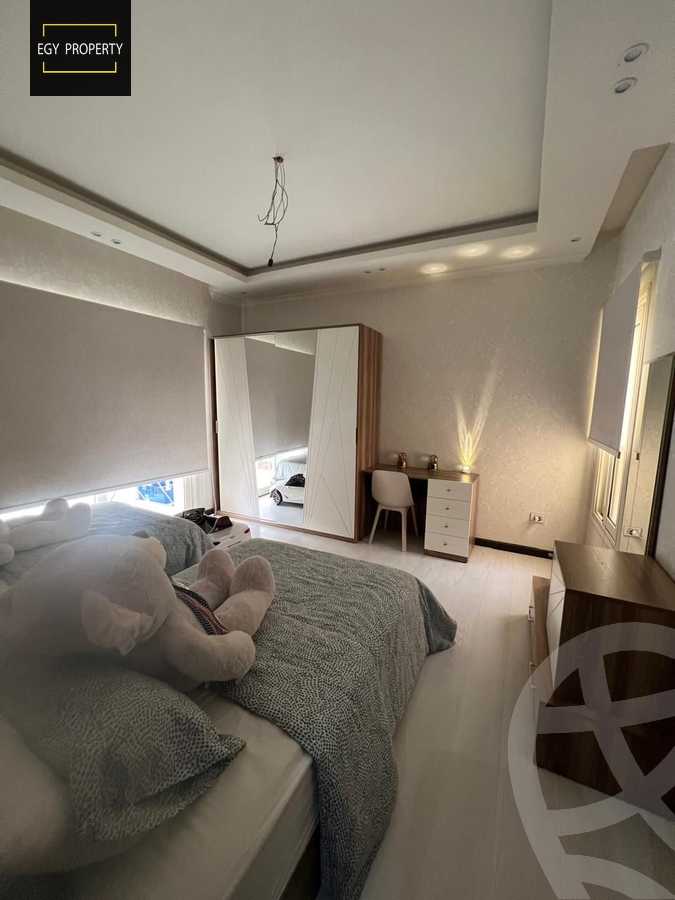 https://aqarmap.com.eg/en/listing/5471020-for-sale-cairo-el-sheikh-zayed-city-compounds-el-khamayel