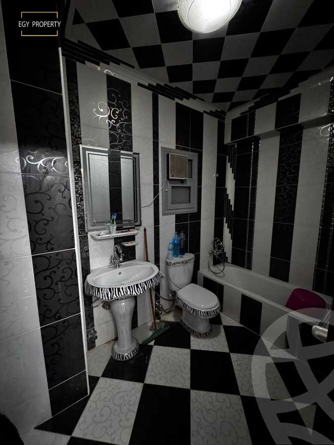 https://aqarmap.com.eg/ar/listing/5471073-for-sale-cairo-6th-of-october-el-ahyaa-neighborhood-3rd-al-hay-al-thalith-st