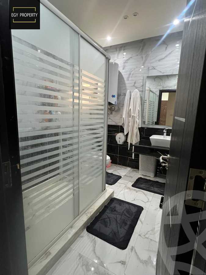 https://aqarmap.com.eg/en/listing/5484906-for-sale-cairo-el-sheikh-zayed-city-compounds-el-khamayel