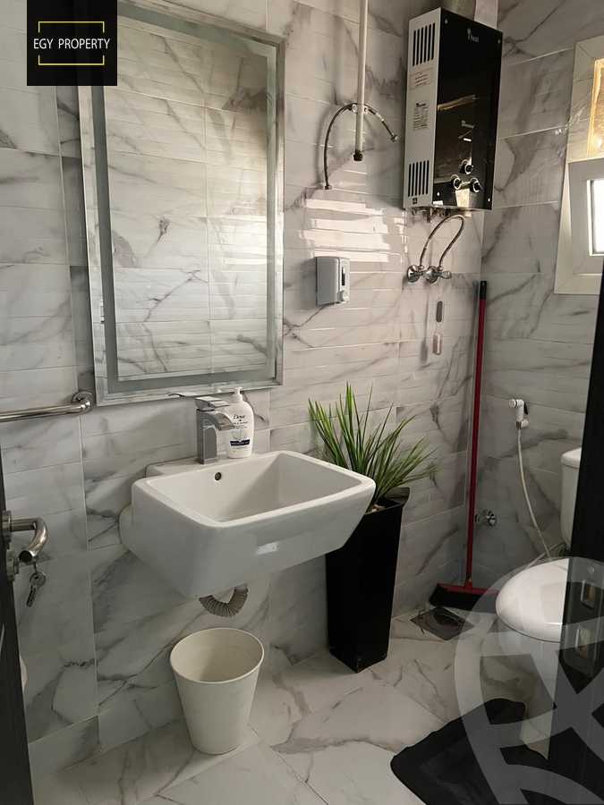 https://aqarmap.com.eg/en/listing/5494762-for-sale-cairo-el-sheikh-zayed-city-compounds-el-khamayel