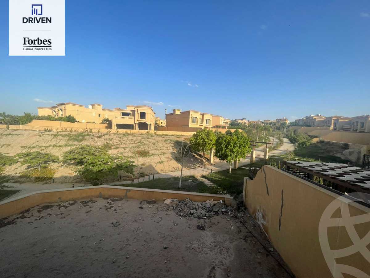 https://aqarmap.com.eg/en/listing/5239160-for-sale-cairo-el-sheikh-zayed-city-compounds-royal-meadows