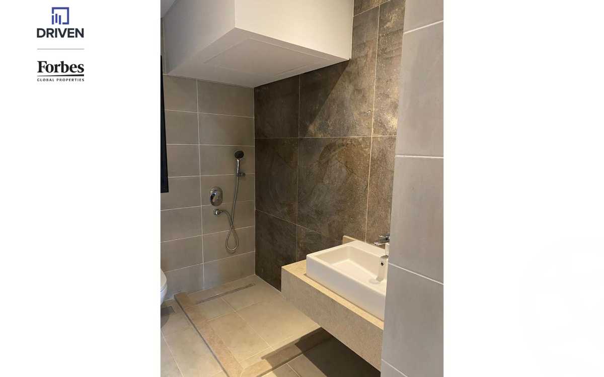 https://aqarmap.com.eg/ar/listing/5335955-for-sale-cairo-el-sheikh-zayed-city-compounds-kmbwnd-fyldj-wyst-dr-llttwyr
