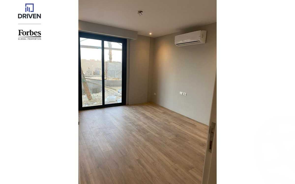 https://aqarmap.com.eg/ar/listing/5335955-for-sale-cairo-el-sheikh-zayed-city-compounds-kmbwnd-fyldj-wyst-dr-llttwyr