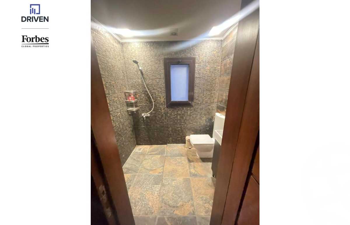 https://aqarmap.com.eg/en/listing/5415793-for-sale-cairo-el-sheikh-zayed-city-compounds-kmbwnd-wyst-twn-swdyk