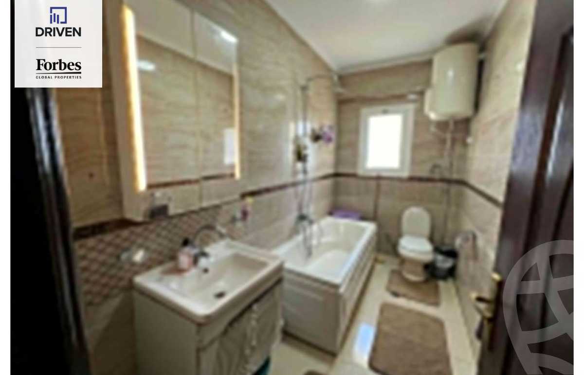 https://aqarmap.com.eg/ar/listing/5439021-for-sale-cairo-new-cairo-compounds-mountain-view-hyde-park