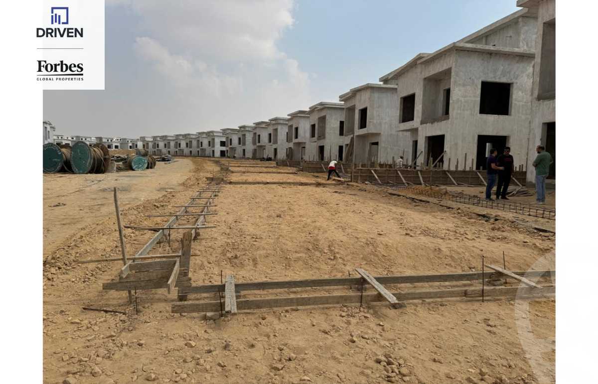 https://aqarmap.com.eg/en/listing/5624728-for-sale-cairo-new-cairo-compounds-kmbwnd-kryk-twn-il-cazar