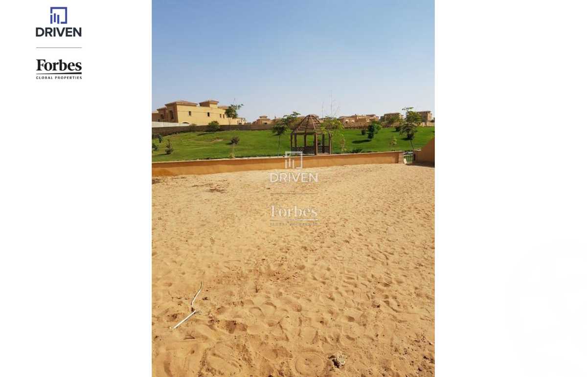 https://aqarmap.com.eg/en/listing/5640445-for-sale-cairo-el-sheikh-zayed-city-compounds-royal-meadows