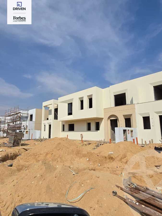 https://aqarmap.com.eg/en/listing/5674659-for-sale-cairo-el-sheikh-zayed-city-compounds-kmbwnd-wyst-twn-swdyk