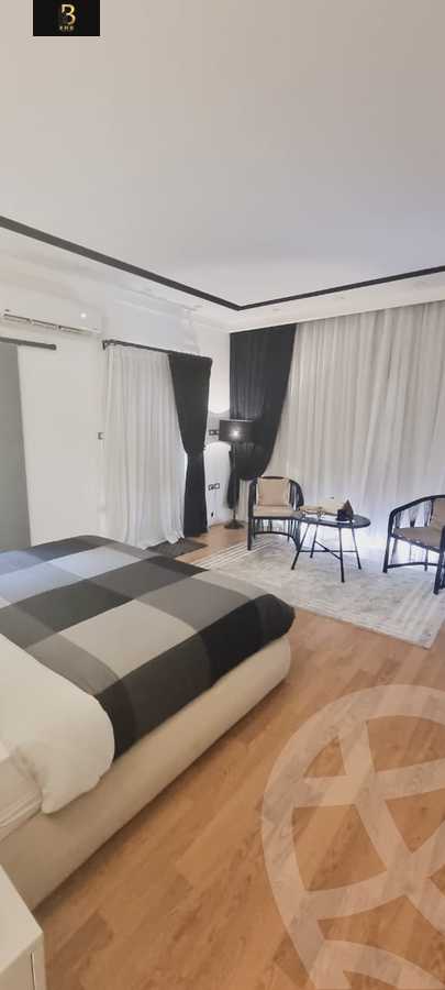 https://aqarmap.com.eg/ar/listing/5234635-for-rent-cairo-new-cairo-compounds-hyde-park-centre-ville-hyde-park