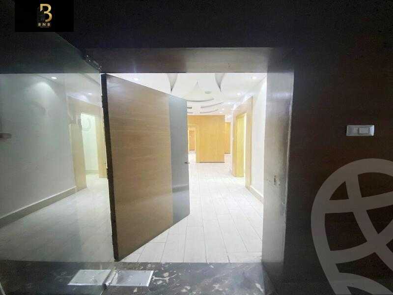 https://aqarmap.com.eg/en/listing/5776351-for-rent-cairo-new-cairo-compounds-wn-nynty-mwl-lndmrk-sbwr