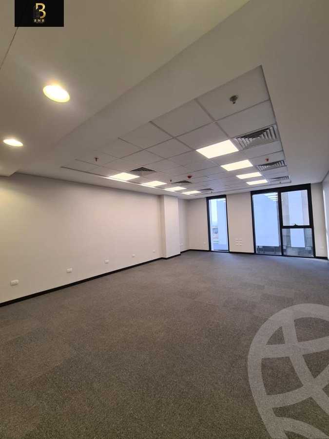 https://aqarmap.com.eg/ar/listing/6008784-for-rent-cairo-new-cairo-compounds-hyde-park-centre-ville-hyde-park