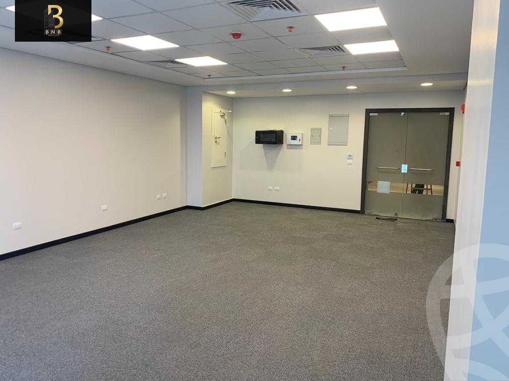https://aqarmap.com.eg/ar/listing/6008784-for-rent-cairo-new-cairo-compounds-hyde-park-centre-ville-hyde-park