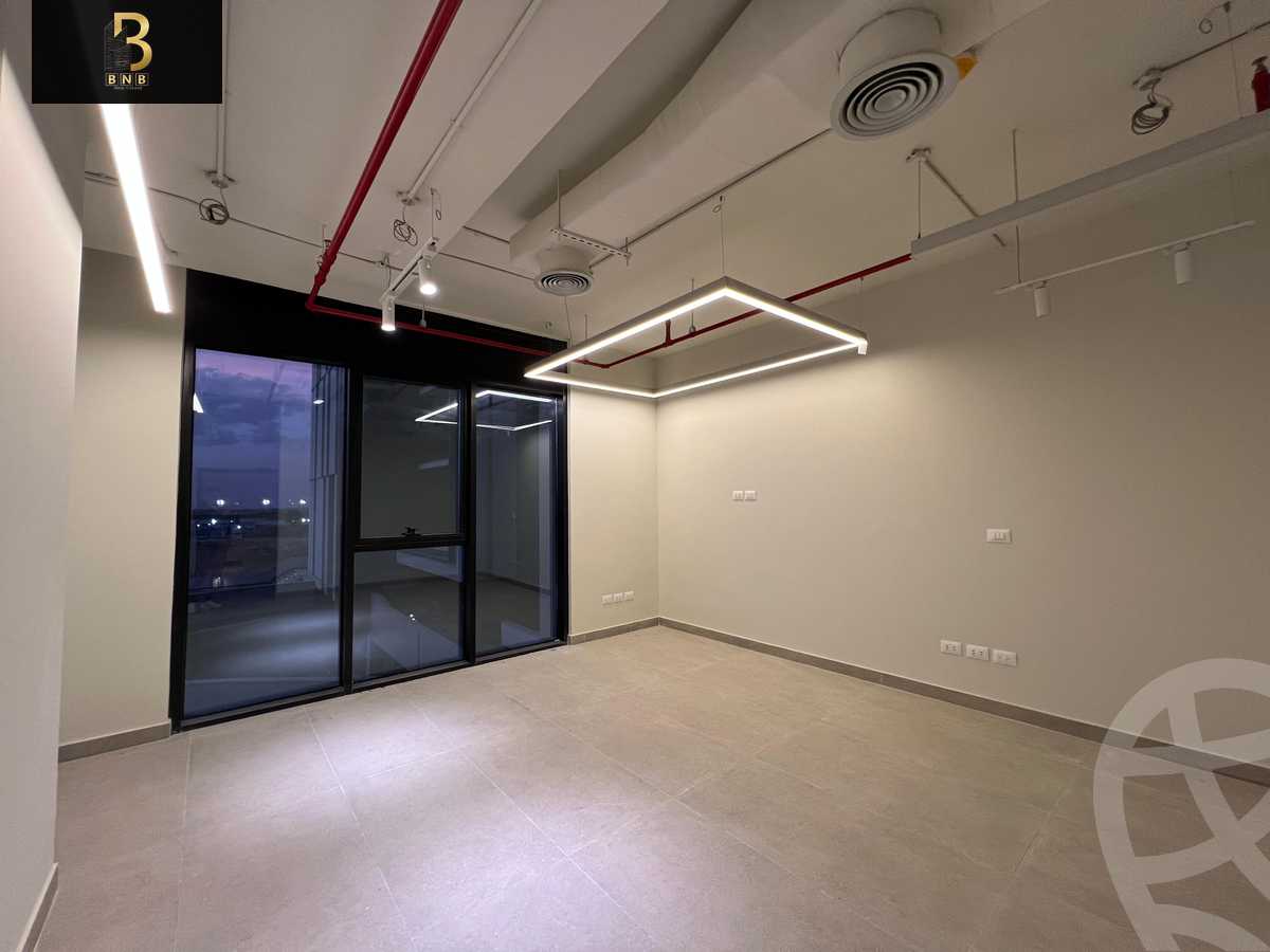 https://aqarmap.com.eg/ar/listing/6009293-for-rent-cairo-new-cairo-compounds-hyde-park-centre-ville-hyde-park