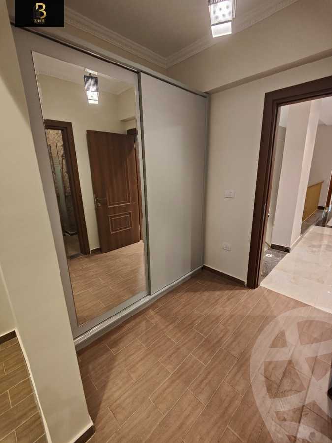 https://aqarmap.com.eg/en/listing/6059649-for-rent-cairo-new-cairo-compounds-mountain-view-hyde-park